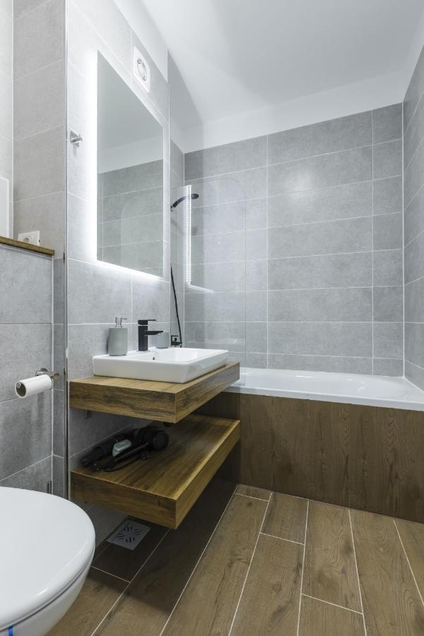Apartment Near Iulius Mall With Balcony & Private Parking Timisoara Bagian luar foto