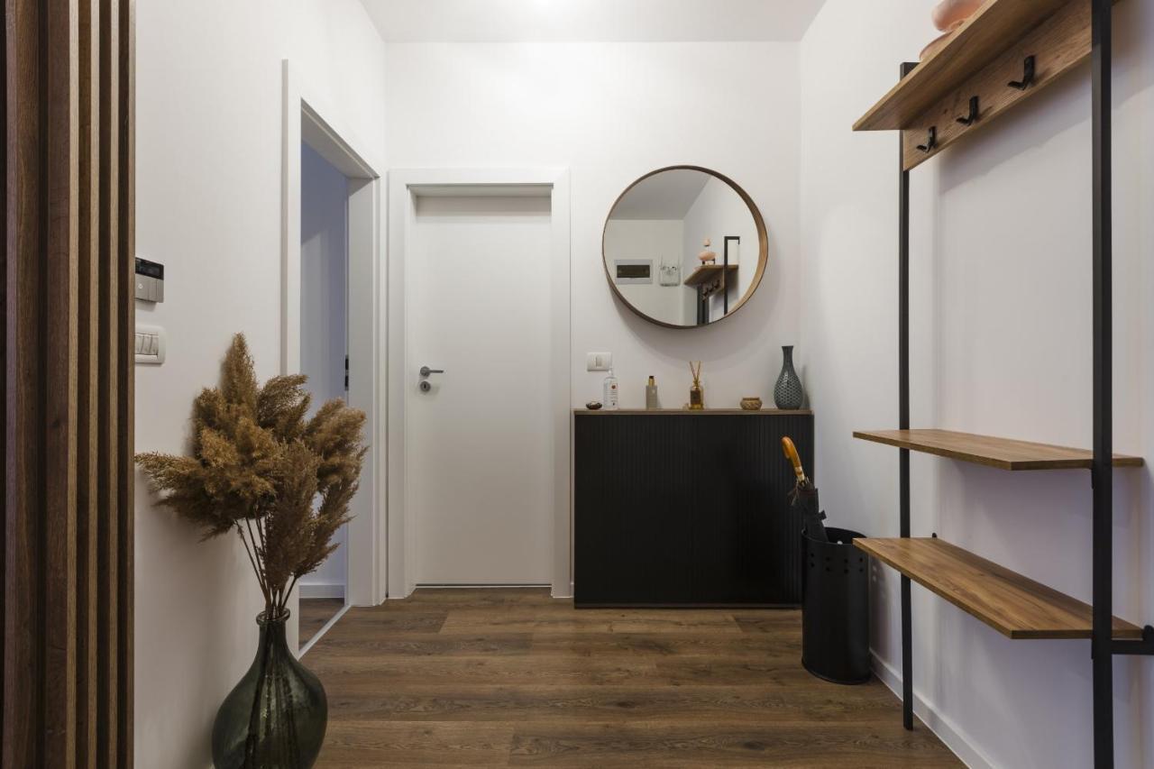 Apartment Near Iulius Mall With Balcony & Private Parking Timisoara Bagian luar foto