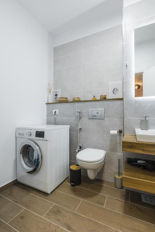 Apartment Near Iulius Mall With Balcony & Private Parking Timisoara Bagian luar foto